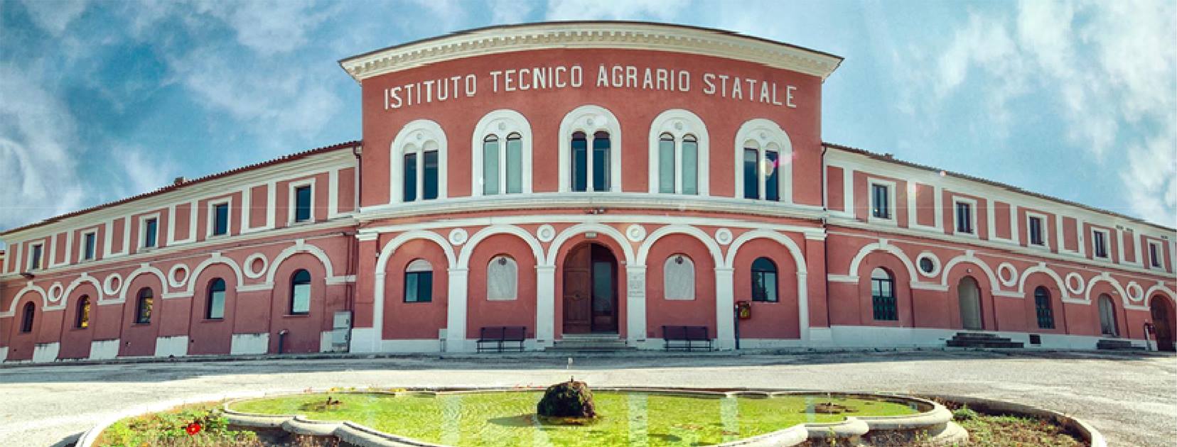 Foto facciata ISTITUTO TECNICO AGRARIO VIVARELLI FABRIANO