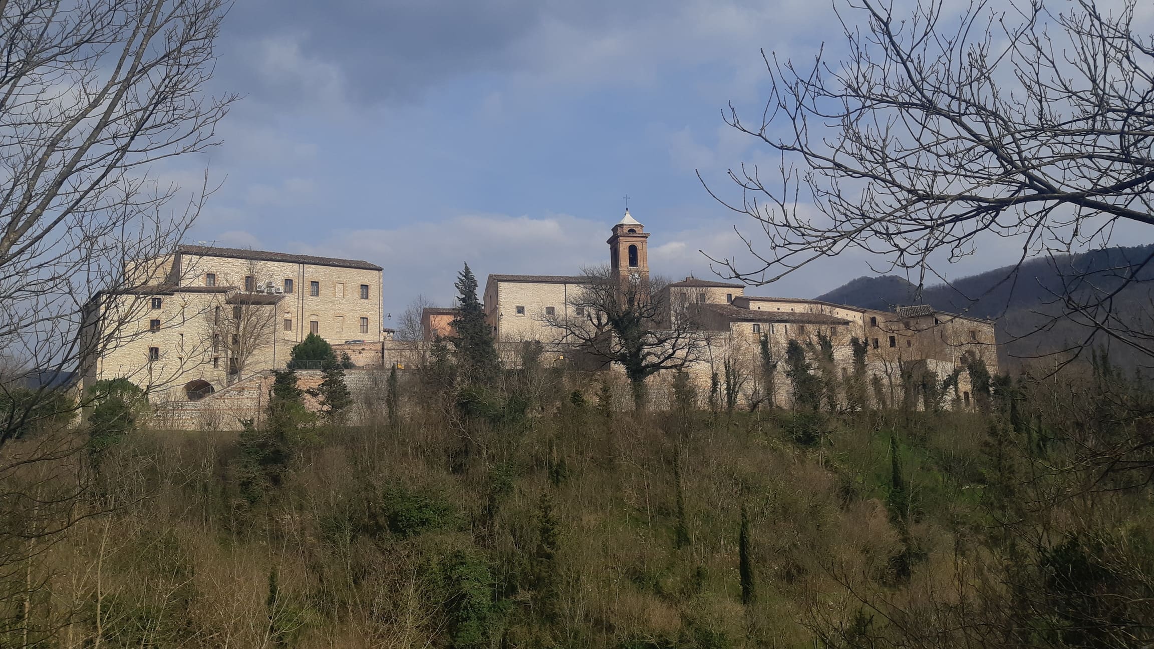 Genga: un borgo fantastico tra natura, storia e arte. Marche Beautiful Region!!!